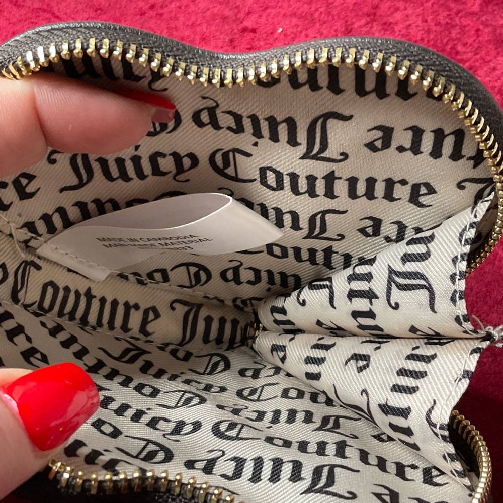 Juicy Couture Royal Heart Shaped Wristlet Wallet, pink & chocolate, EUC, Y2K - Picture 4 of 5